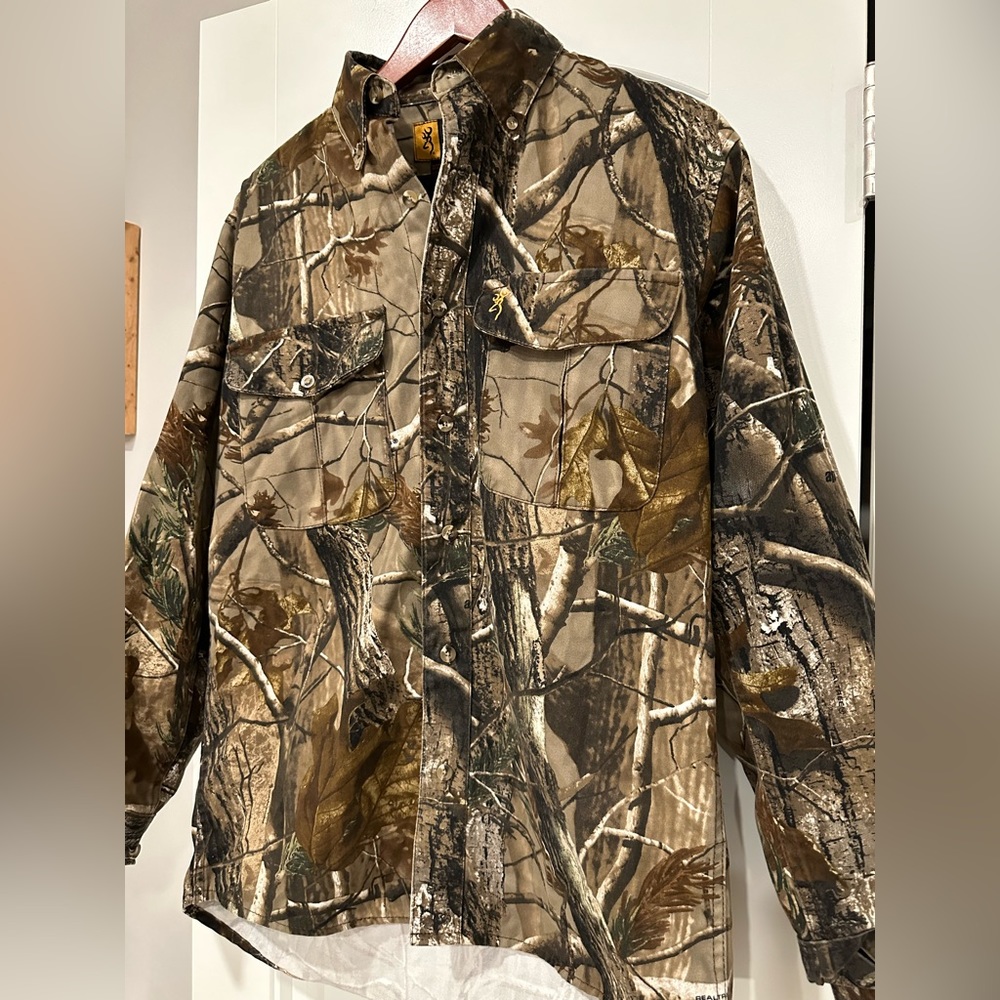 Men’s Browning Camo long sleeve hunting shirt button down small. Thick!